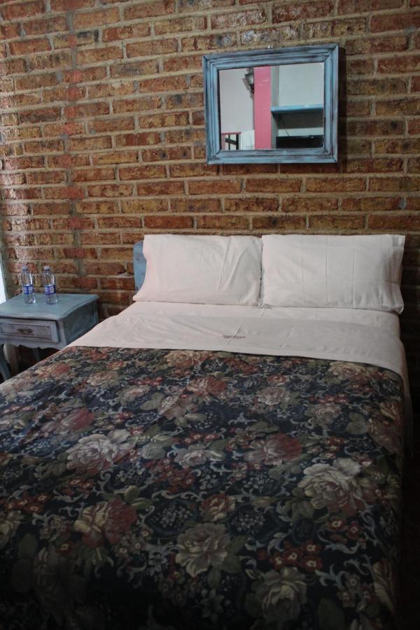 Hotel Posada Chamacuero Comonfort Ngoại thất bức ảnh